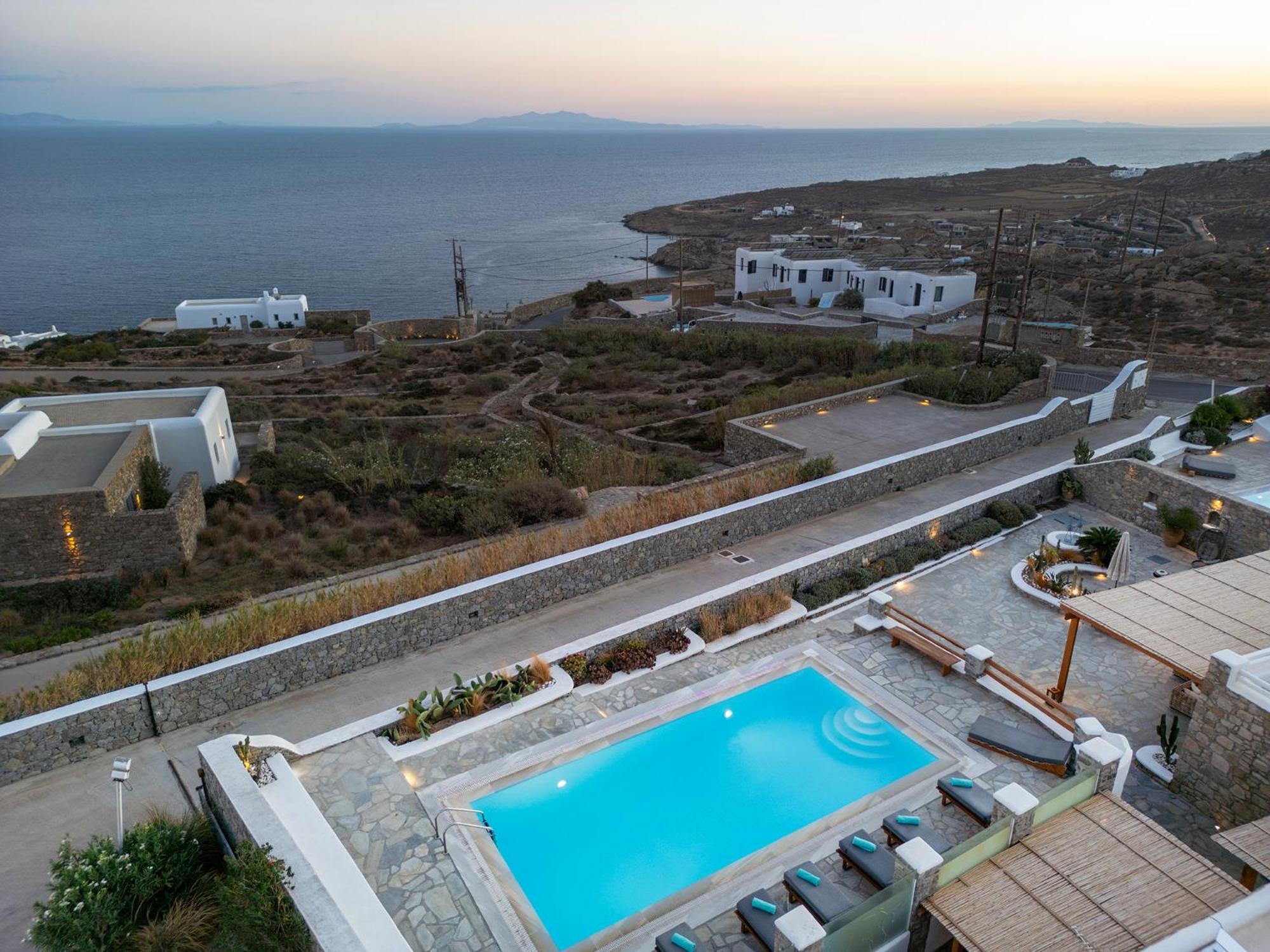 Mando Pool Villas W Sea Views - Five Bedrooms Super Paradise Beach  Eksteriør billede