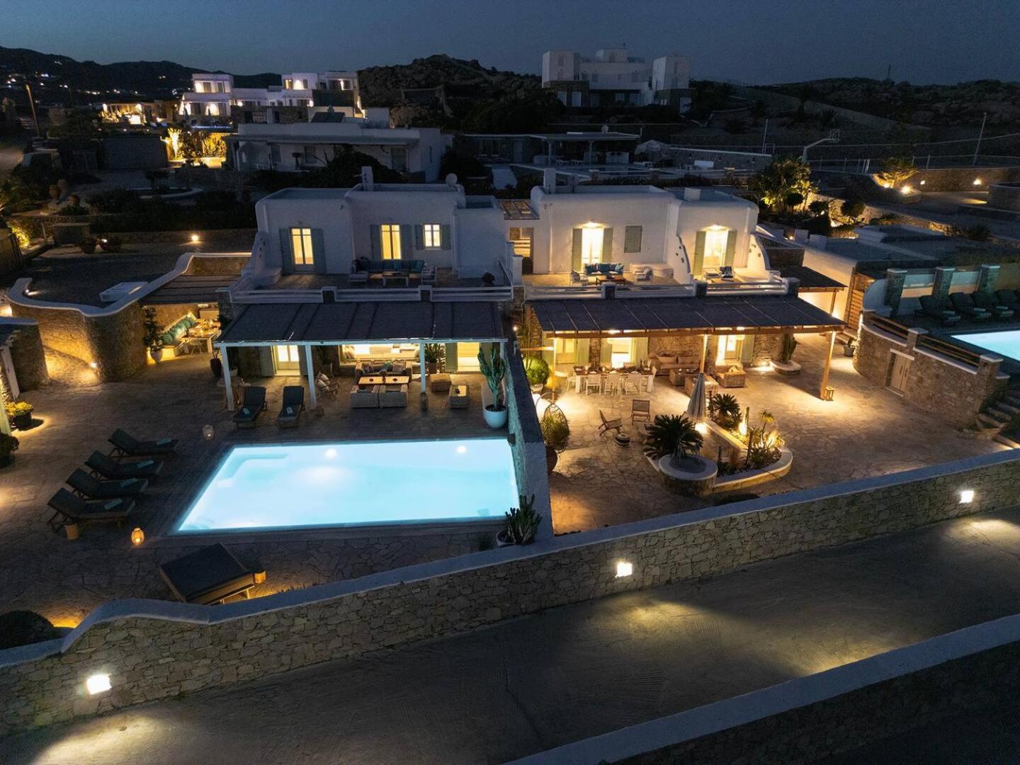 Mando Pool Villas W Sea Views - Five Bedrooms Super Paradise Beach  Eksteriør billede